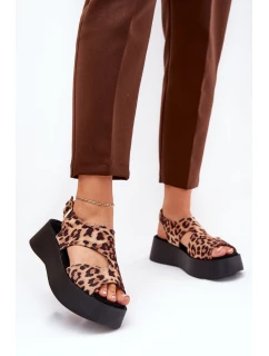 Dámské sandály s leopardím vzorem na platformě z eko semiše hnědé model 21688144 - Boto