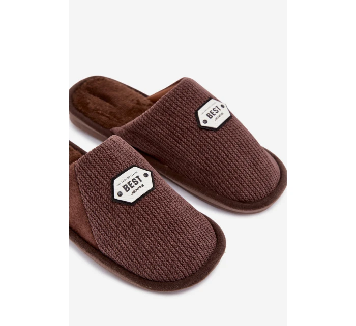 Pánské pantofle s nášivkou hnědé model 21793919 - Boto Pánské pantofle s nášivkou hnědé model 21793919 - Boto