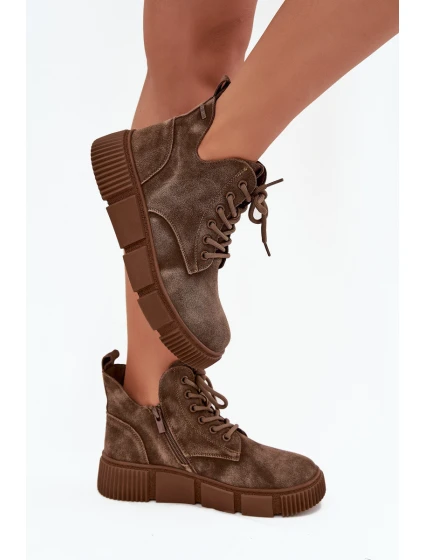 Dámské nízké semišové kotníkové boty na platformě Big Star – béžové Dámské nízké semišové kotníkové boty na platformě Big Star – béžové