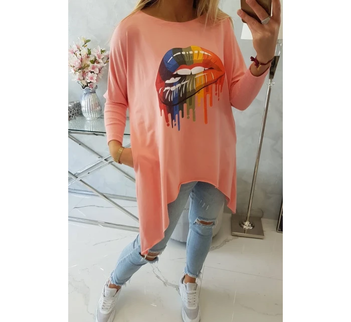 Oversize halenka s duhovým potiskem rtů v meruňkové barvě