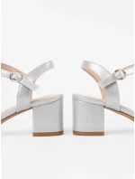 Pohodlné stříbrné  sandály dámské na širokém podpatku