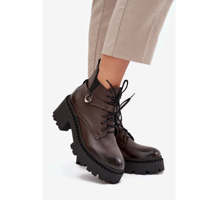 Dámské kotníkové boty se zdobeným páskem Zazoo – czekoládové Dámské kotníkové boty se zdobeným páskem Zazoo – czekoládové