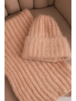 Dámská sada čepice a dlouhého šály z měkké příze béžová Dámská sada čepice a dlouhého šály z měkké příze béžová