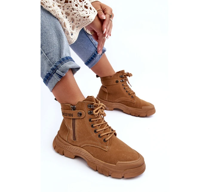 semišové dámské botky Trapery Camel model 21633835 - Boto