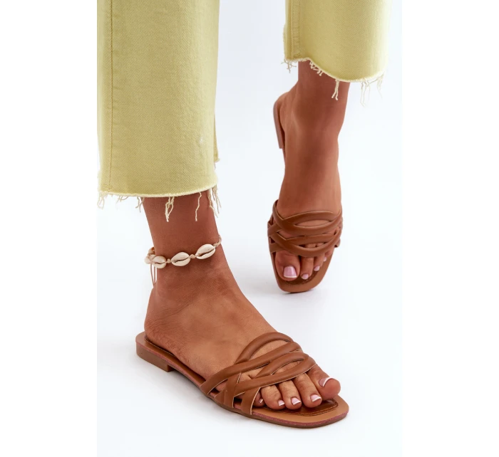 Dámské sandály z ekokože na ploché podrážce hnědé model 21657550 - Boto Dámské sandály z ekokože na ploché podrážce hnědé model 21657550 - Boto