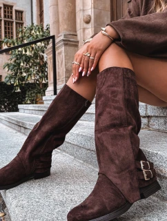 Zateplené dámské kozačky s přezkami čokoládové model 21715392 - Boto