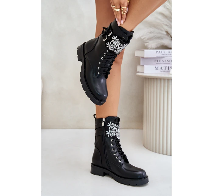 Zateplené pracovní boty s ozdobným pásem a přezkami černé model 21675949 - Boto Zateplené pracovní boty s ozdobným pásem a přezkami černé model 21675949 - Boto