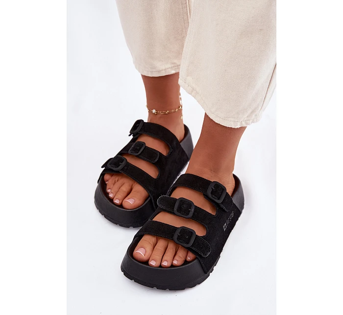 Dámské pantofle na masivní platformě s pásky Big Star model 22069662 Černé - Big Star Shoes Dámské pantofle na masivní platformě s pásky Big Star model 22069662 Černé - Big Star Shoes