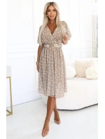 604-3 Smyslné bílé hrachové šaty s obálkovým výstřihem a ozdobným páskem - béžové