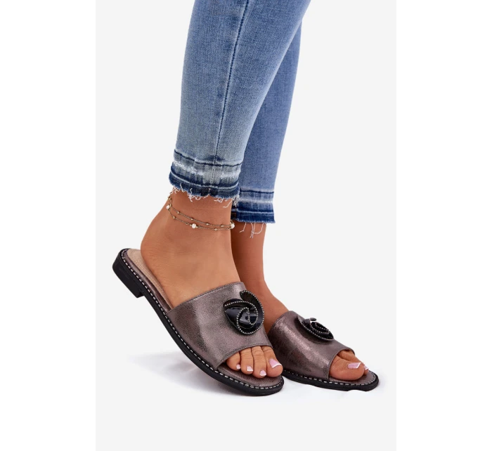 Dámské Pantofle Na Plochém Podpatku S Ozdobným Grafitové model 21698269 - S.Barski Dámské Pantofle Na Plochém Podpatku S Ozdobným Grafitové model 21698269 - S.Barski