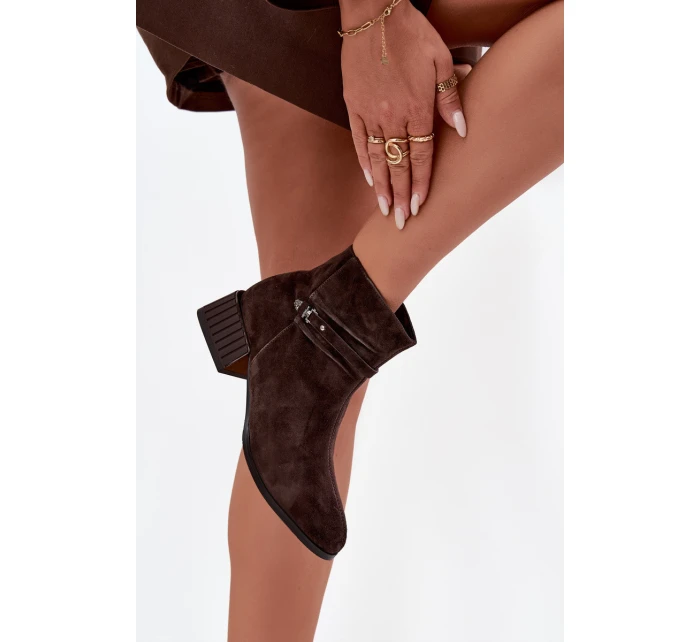 Dámské boty z přírodního semiše na klínu zateplené model 21715526 čokoládové - D&A