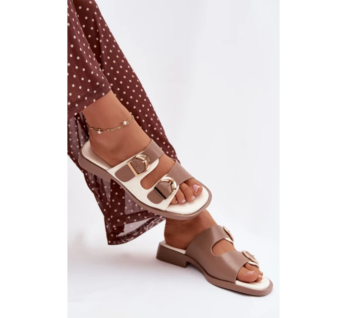 Dámské pantofle s zlatými sponami béžové model 21919181 - EVENTO Dámské pantofle s zlatými sponami béžové model 21919181 - EVENTO