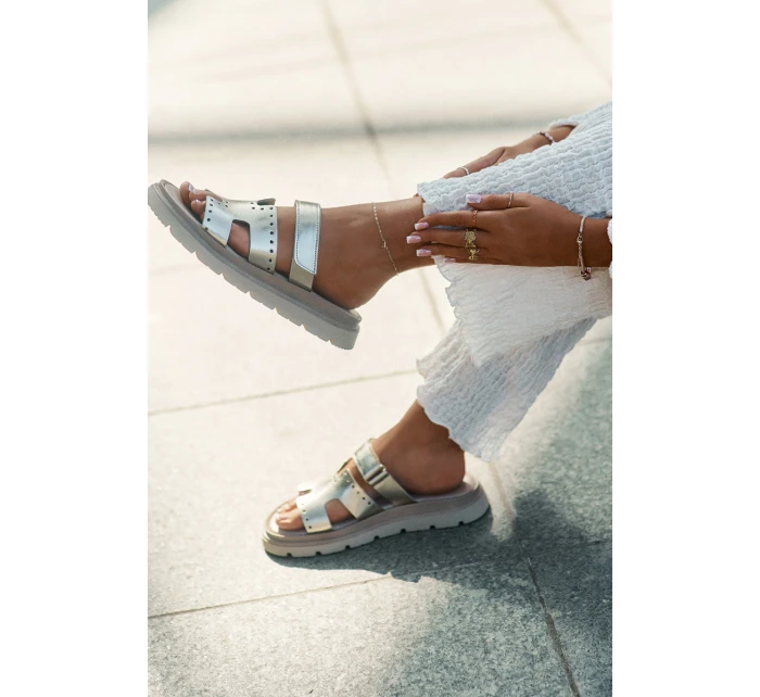 Dámské Pantofle Z Přírodní Kůže Na Platformě Zazoo 40440 Zlaté Dámské Pantofle Z Přírodní Kůže Na Platformě Zazoo 40440 Zlaté