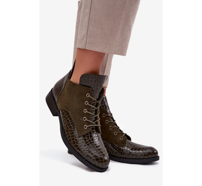Dámské lakované botky Vinceza – s dekorativním ražením, tmavě zelené Dámské lakované botky Vinceza – s dekorativním ražením, tmavě zelené