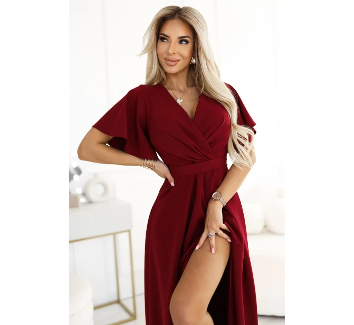 Dlouhé dámské šaty ve vínové bordó barvě s rozparkem na  a výstřihem model 20893015 - numoco