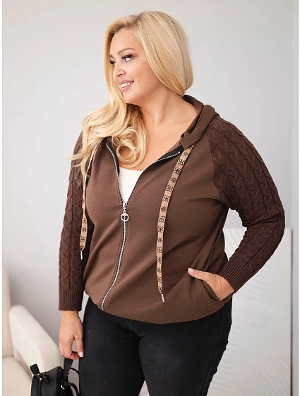 Dámská bavlněná mikina Plus Size s pletenými rukávy a kapucí hnědá