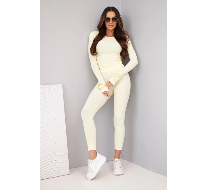 Dámský komplet z pruhované viskózy s dlouhým rukávem a legínami žlutý