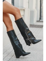 Dámské kozačky na klínku s ozdobným páskem eko kůže černé model 21708879 - Boto Dámské kozačky na klínku s ozdobným páskem eko kůže černé model 21708879 - Boto