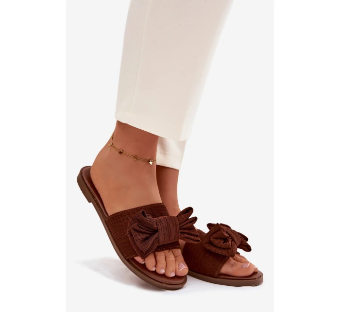 Dámské ploché sandály s mašlí Hnědé model 21937432 - Boto