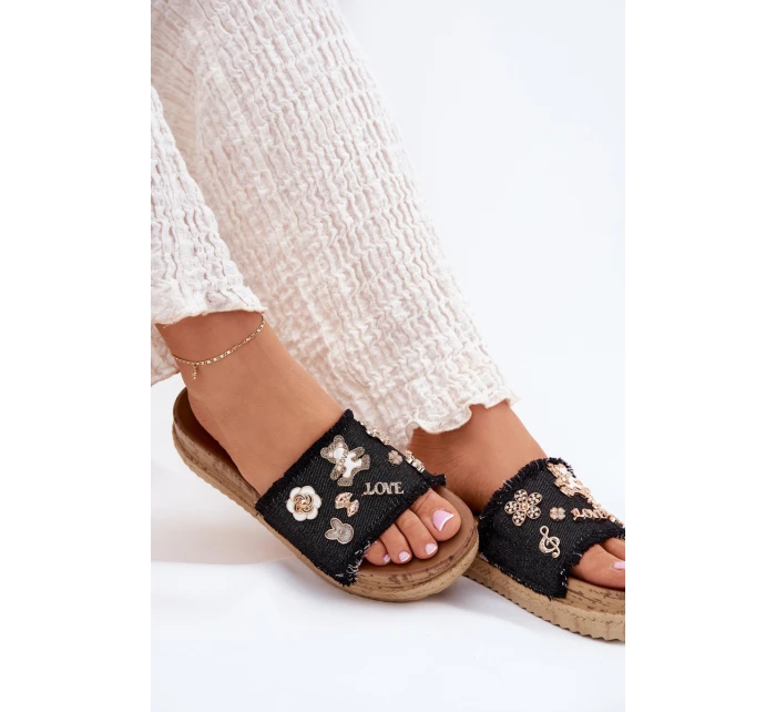 Dámské Pantofle Se Zlatými Přezkami Na Platformě Černé model 21700316 - Boto Dámské Pantofle Se Zlatými Přezkami Na Platformě Černé model 21700316 - Boto