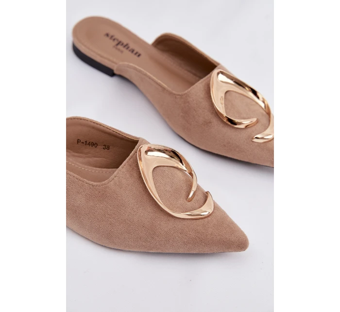 Dámské nazouváky s ozdobným zlatým detailem tmavě béžové model 21918971 - Boto Dámské nazouváky s ozdobným zlatým detailem tmavě béžové model 21918971 - Boto