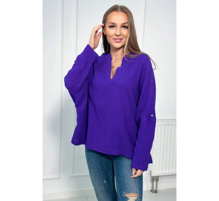Mušelínová halenka s ohrnutými rukávy tmavě fialová