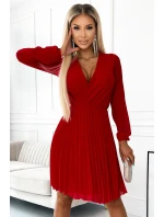 313-13 ISABELLE Plisované šaty s dlouhým rukávem a obálkovým výstřihem - ČERVENÉ
