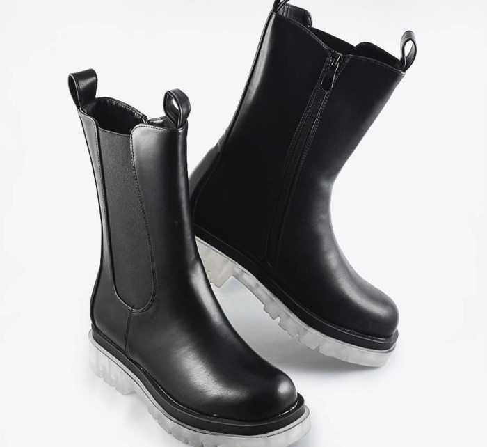 Černé boty s transparentní podrážkou (OM717)
