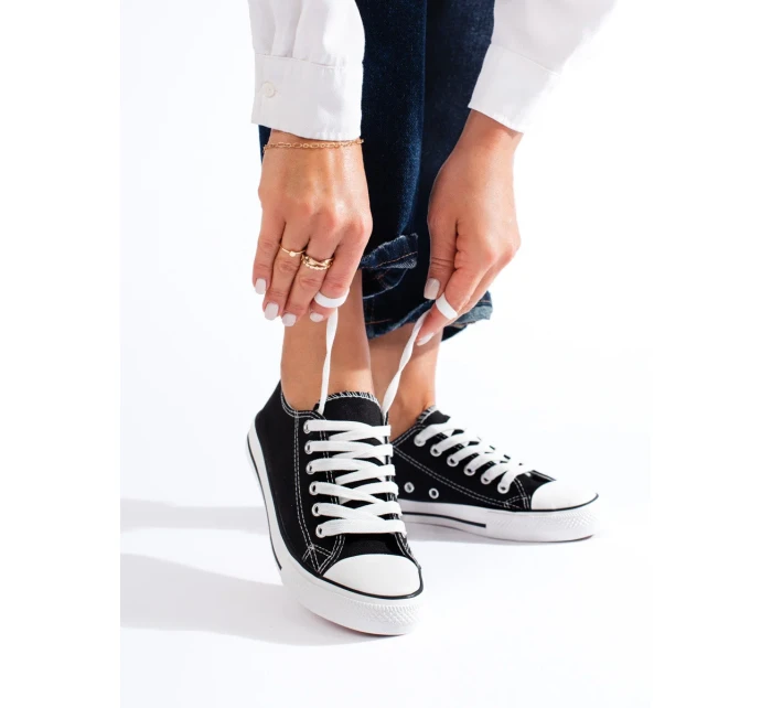 Krásné dámské černé tenisky bez podpatku Krásné dámské černé tenisky bez podpatku
