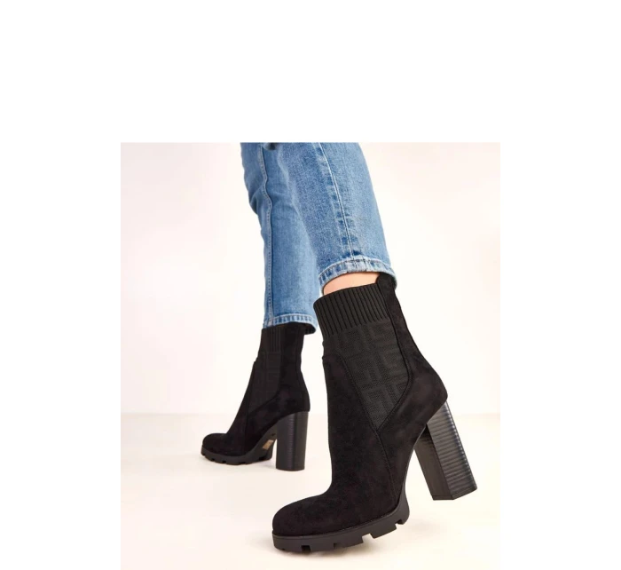 Boty na podpatku model 220579 Solea Boty na podpatku model 220579 Solea