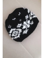 Dámská zimní vlněná čepice s ozdobnými krystalky K399 černá