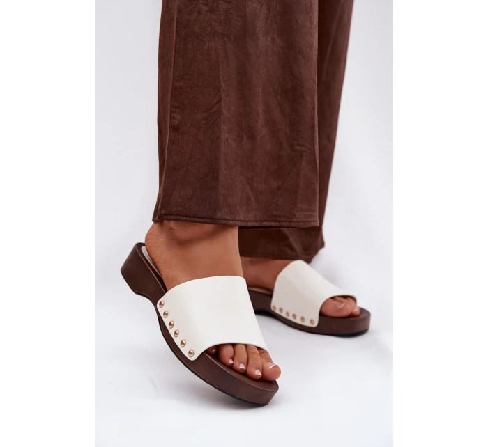 Dámské nazouváky s přezkami bílé Terissa Dámské nazouváky s přezkami bílé Terissa