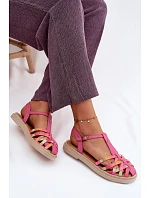 Kožené dámské sandály Ploché S Pásky model 22133494 Růžové - Maciejka