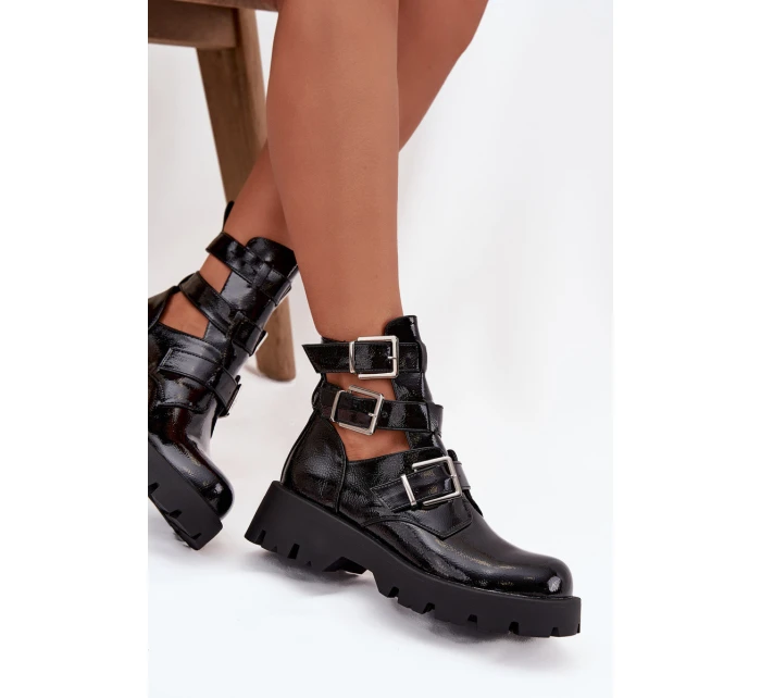 Dámské kotníkové boty s pásky a stříbrnými přezkami Helisse – černé Dámské kotníkové boty s pásky a stříbrnými přezkami Helisse – černé