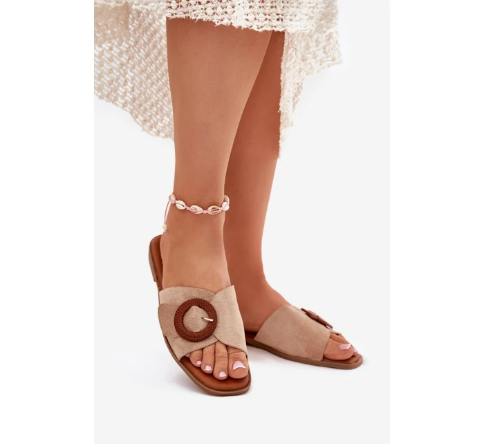 Dámské Pantofle Na Plochém Podpatku S Přezkou Béžové model 21698872 - Boto Dámské Pantofle Na Plochém Podpatku S Přezkou Béžové model 21698872 - Boto