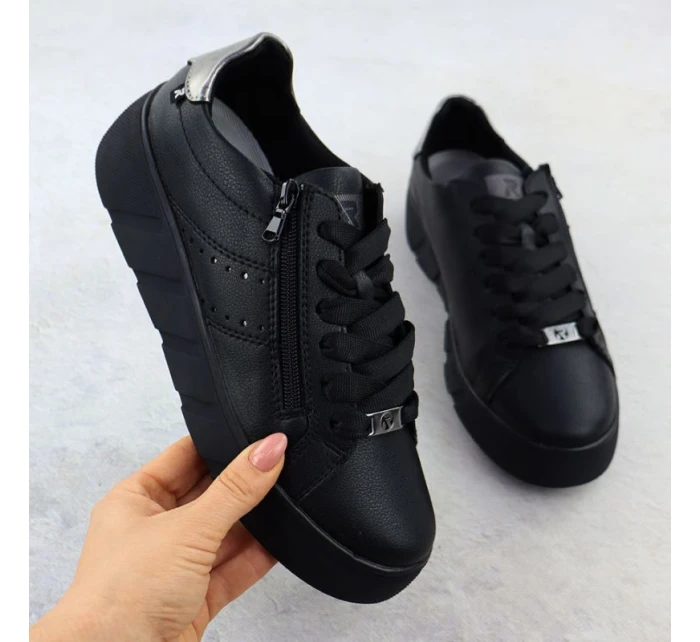 Dámské kožené boty na platformě černé Rieker W2605-02 Dámské kožené boty na platformě černé Rieker W2605-02