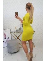 Přiléhavé šaty s výřezem pod prsy kiwi Přiléhavé šaty s výřezem pod prsy kiwi