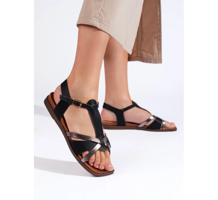 Trendy sandály černé dámské na plochém podpatku Trendy sandály černé dámské na plochém podpatku