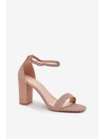 Lesklé Dámské Sandály Na Podpatku Růžové Zlato model 21704008 - Boto Lesklé Dámské Sandály Na Podpatku Růžové Zlato model 21704008 - Boto