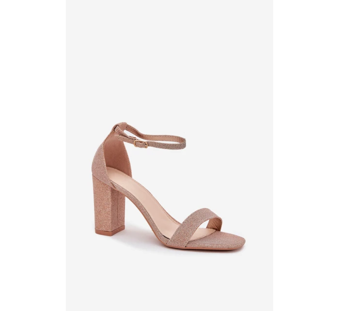 Lesklé Dámské Sandály Na Podpatku Růžové Zlato model 21704008 - Boto Lesklé Dámské Sandály Na Podpatku Růžové Zlato model 21704008 - Boto