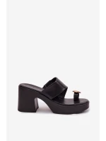 Dámské sandály na sloupkovém podpatku se zlatým detailem Černé model 22037700 - Boto