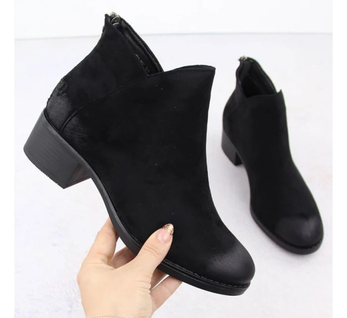 Dámské boty na bloku zateplené černé Potocki 12472 Dámské boty na bloku zateplené černé Potocki 12472