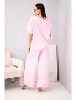 Dámský komplet z viskózy s ozdobným květem a širokými kalhotami bonbónově růžová
