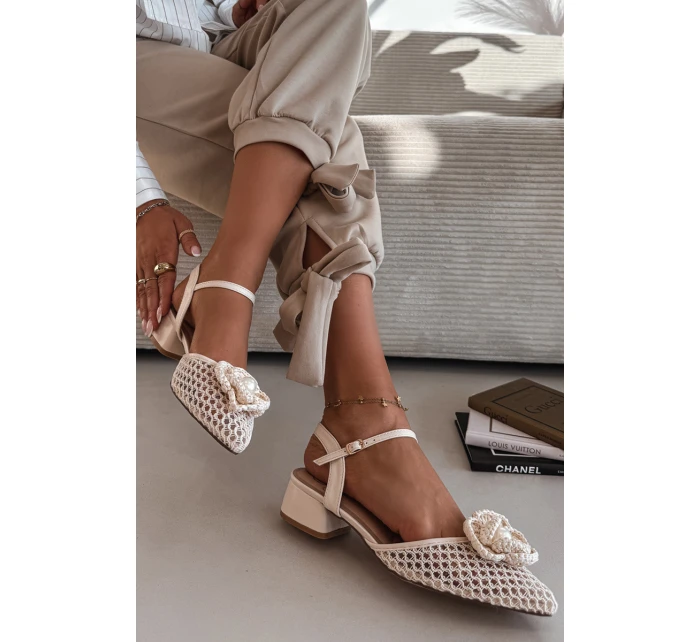 Dámské sandály na klínku s ozdobným detailem světle béžové Vionessa