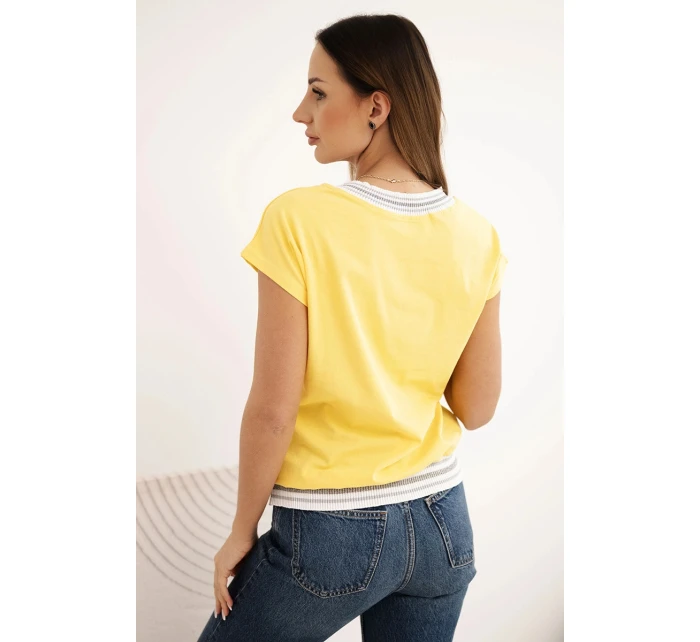 Dámská bavlněná blůza s výstřihem do V a potiskem NEW YORK žlutá Dámská bavlněná blůza s výstřihem do V a potiskem NEW YORK žlutá