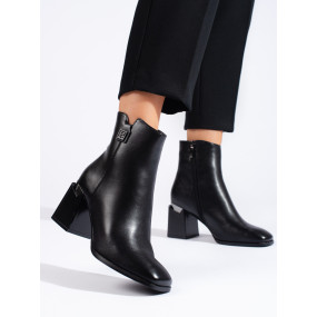 Zajímavé černé  kotníčkové boty dámské na širokém podpatku