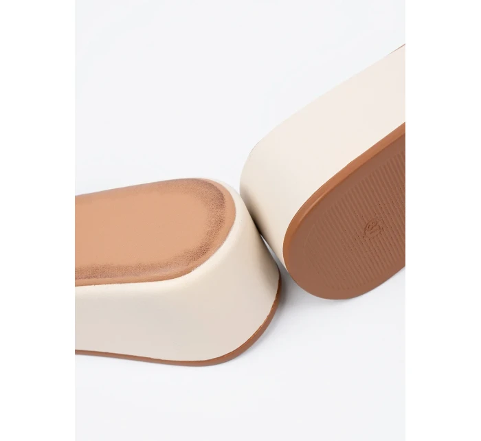 Praktické dámské Jasnobeżowy  nazouváky platforma