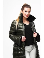 Delší dámská prošívaná zimní bunda khaki (j19-017) Delší dámská prošívaná zimní bunda khaki (j19-017)
