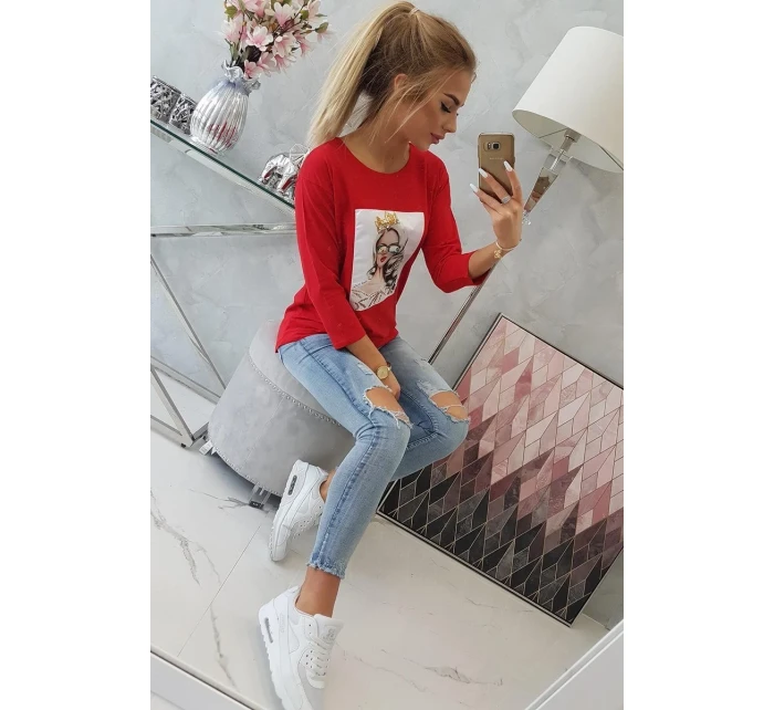 Halenka s grafikou dívky v 3D brýlích červená Halenka s grafikou dívky v 3D brýlích červená