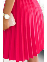 WENDY - Dámské plisované šaty v malinové barvě s přeloženým obálkovým výstřihem 385-2